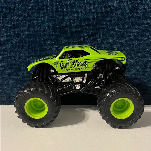 Monster Jam 2019 GAS MONKEY GARAGE 1:64 HTF - Picture 1 of 4